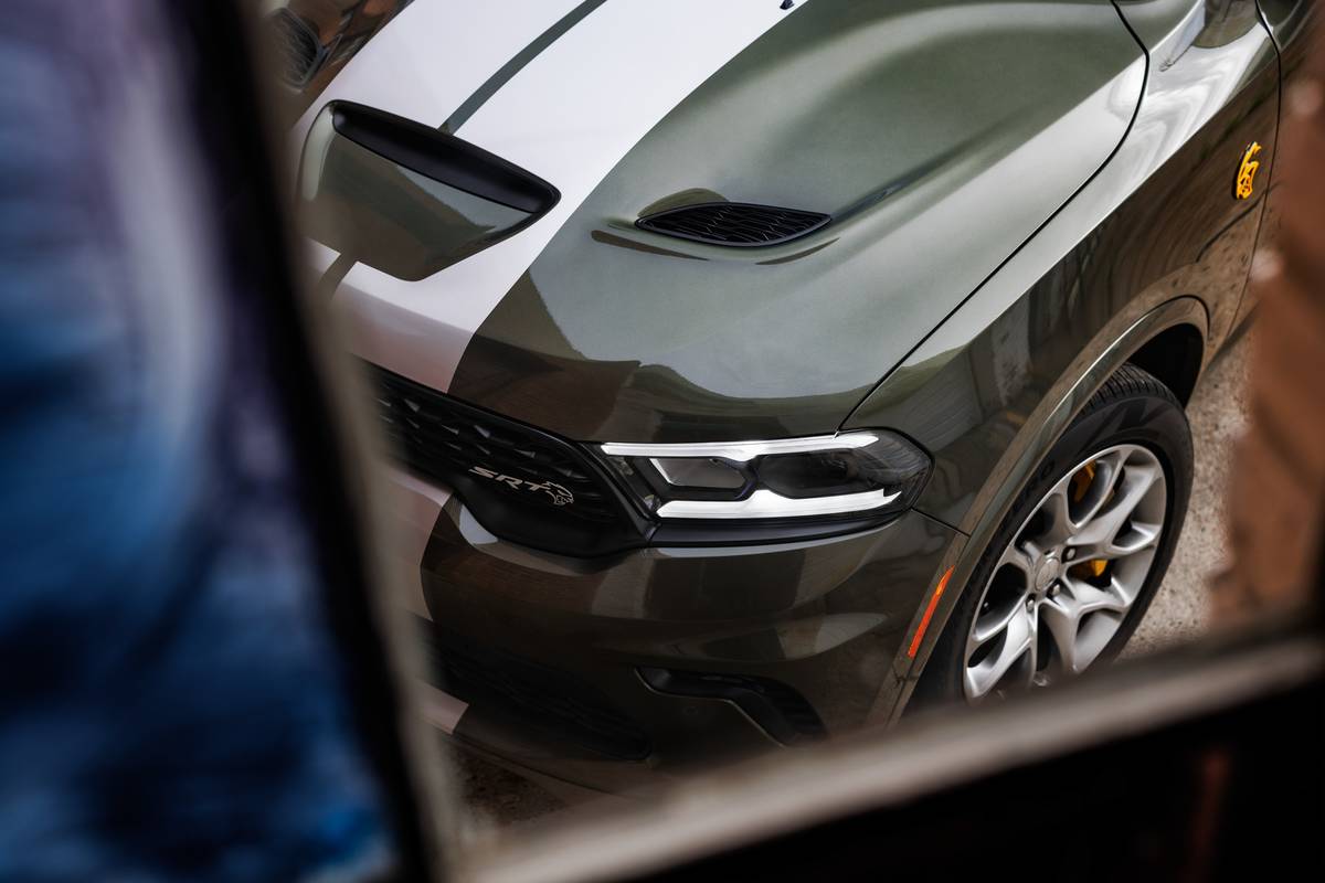 dodge durango srt hellcat jailbreak 2026 exterior oem 02 jpg
