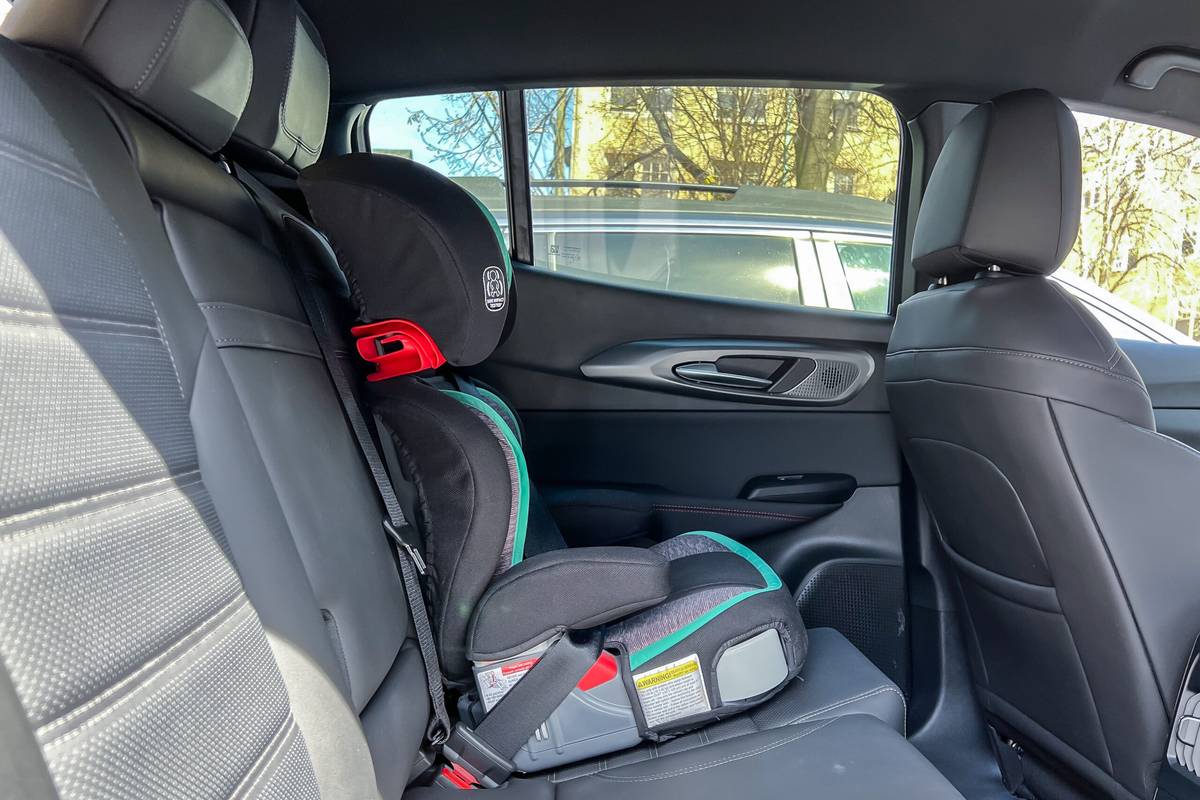 dodge-hornet-2023-01-interior-backseat-car-seat