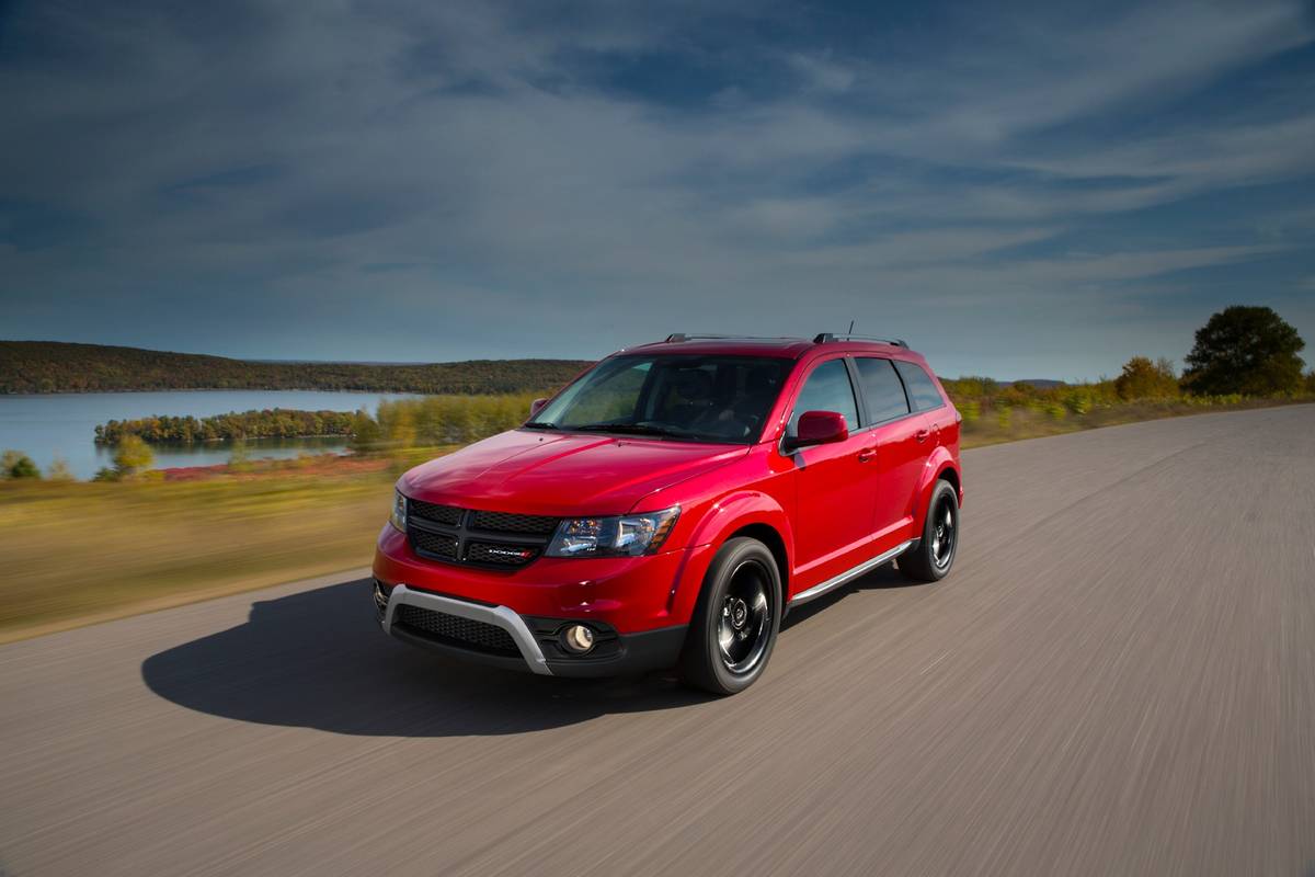 dodge journey 2020 02 angle  dynamic  exterior  front  red jpg