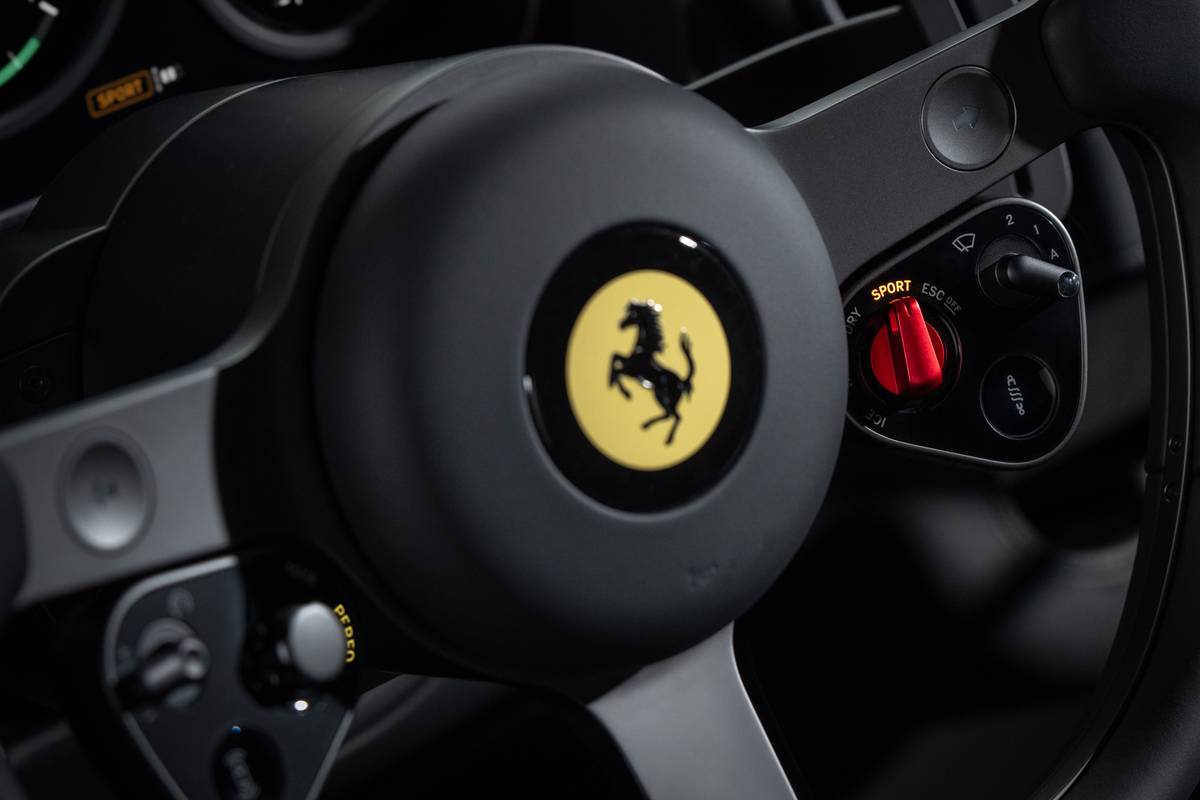 ferrari luce 2027 interior oem 01 jpg