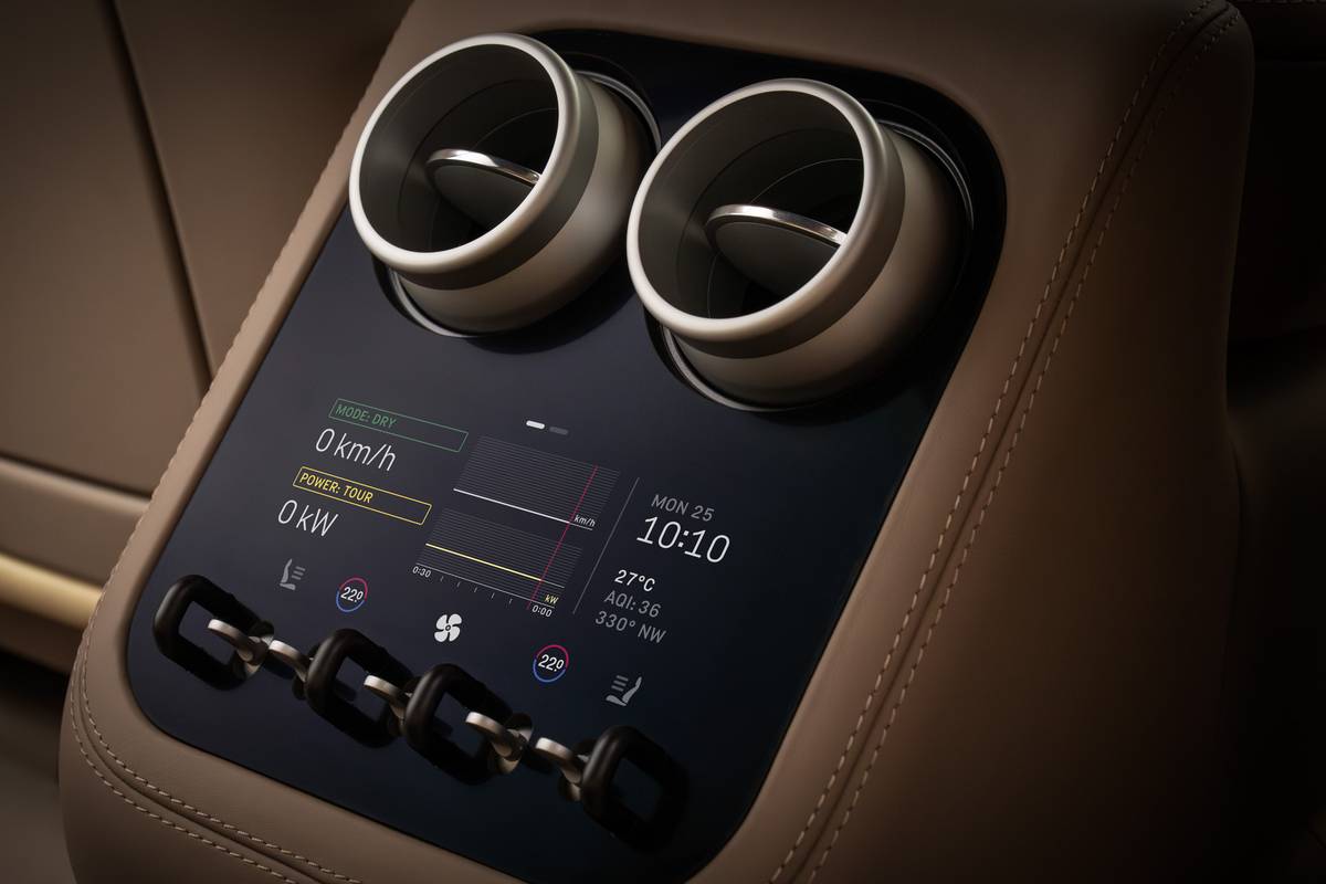 ferrari luce 2027 interior oem 08 jpg
