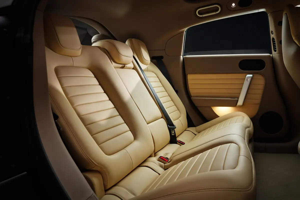 ferrari luce 2027 interior oem 09 jpg