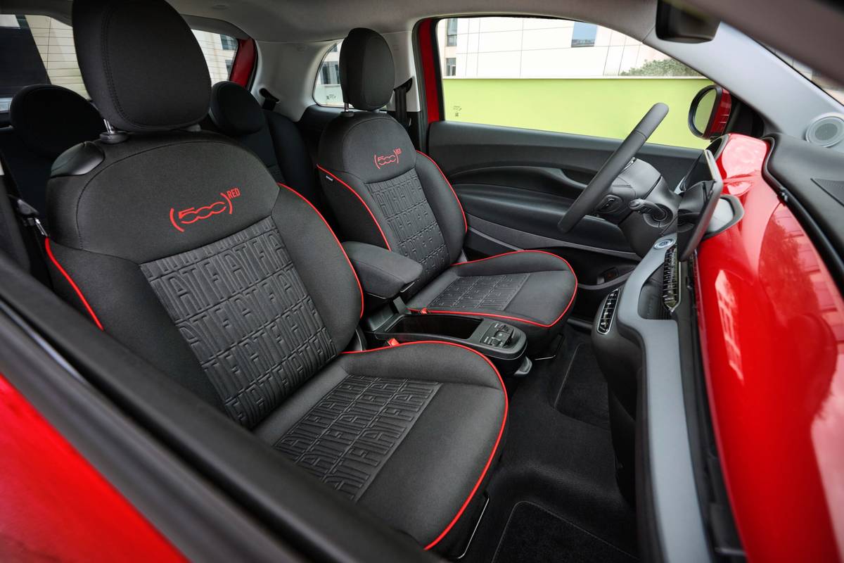 fiat 500e 2024 08 interior front row seat scaled jpg