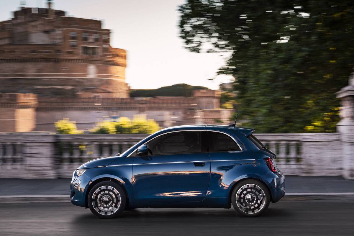 AllElectric Fiat 500e Debuts in L.A., U.S. Arrival Slated for 2024