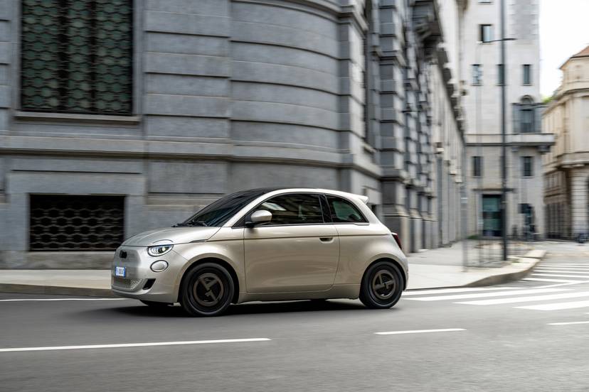 fiat-500e-giorgio-armani-collectors-edition-2025-exterior-oem-05