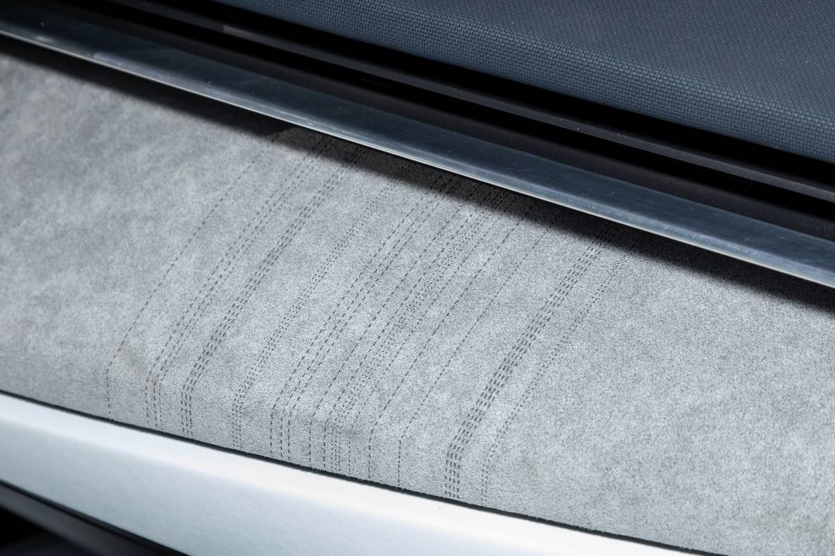 fisker ocean 2023 17 detail interior suv jpg