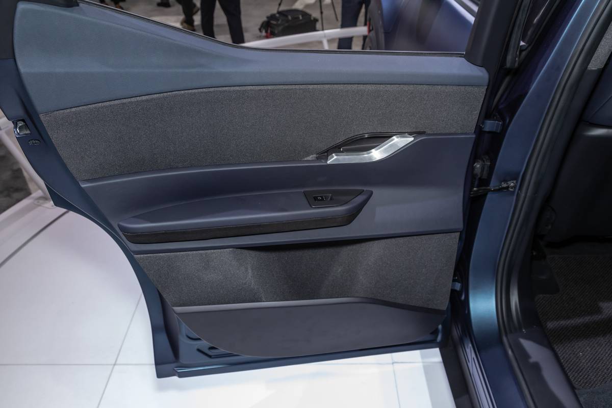 fisker ocean 2023 20 door interior suv jpg