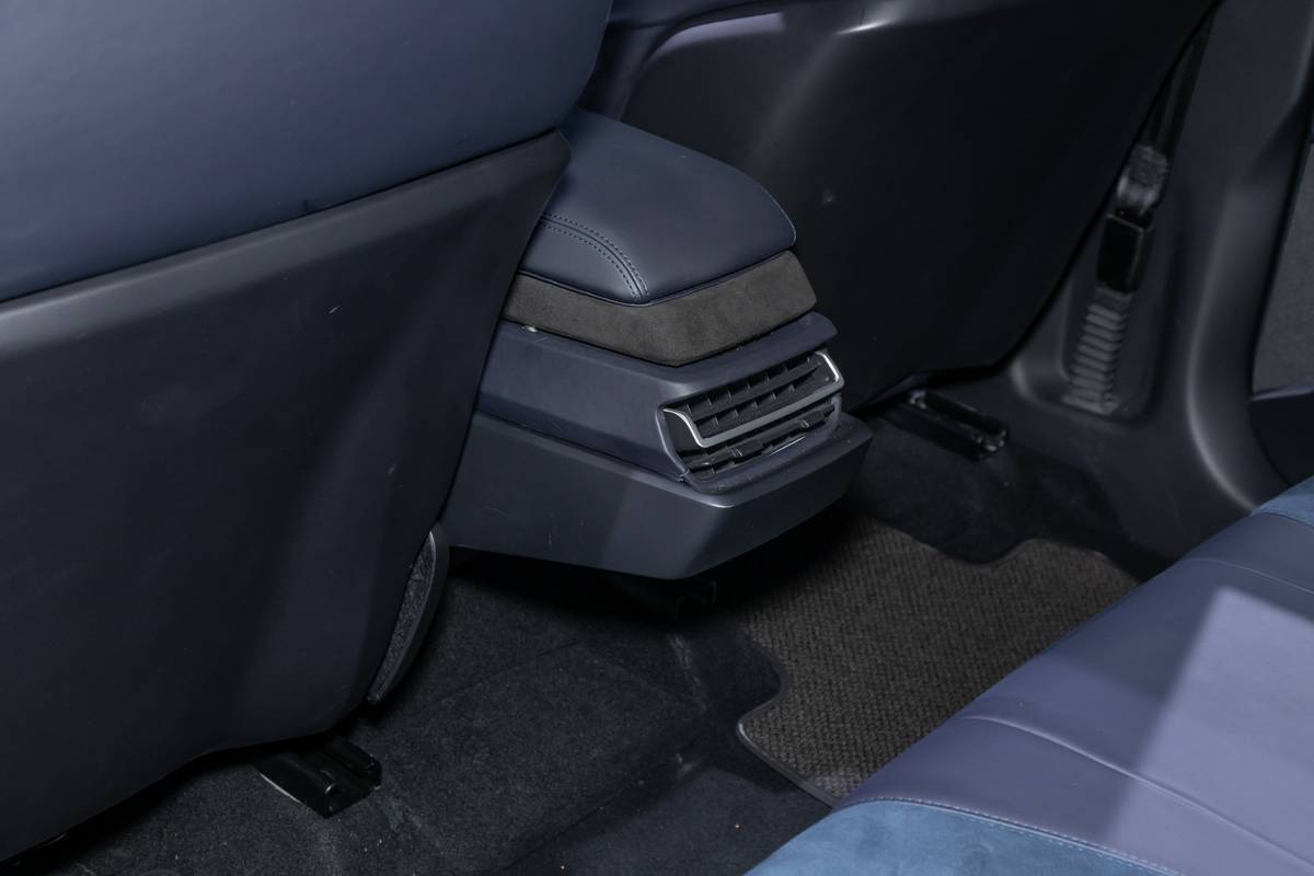 fisker ocean 2023 22 back row detail interior suv jpg