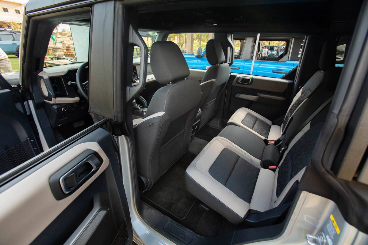 ford bronco 2021 94 backseat  interior jpg