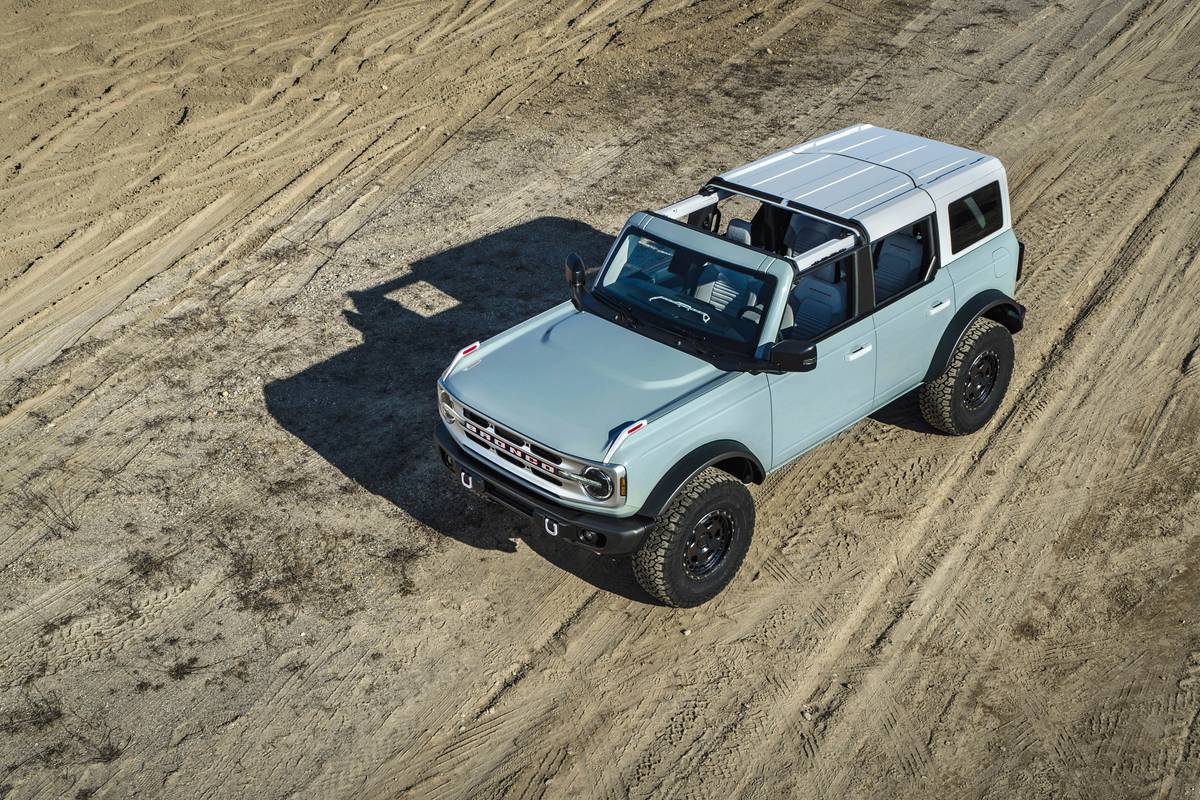 2021 Ford Bronco 2 Door And 4 Door Jeep Has Some Homework To Do News Cars Com