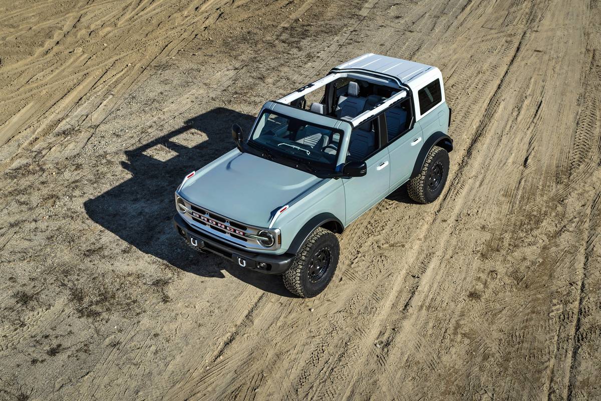 2021 Ford Bronco 2 Door and 4 Door Jeep Has Some Homework to Do