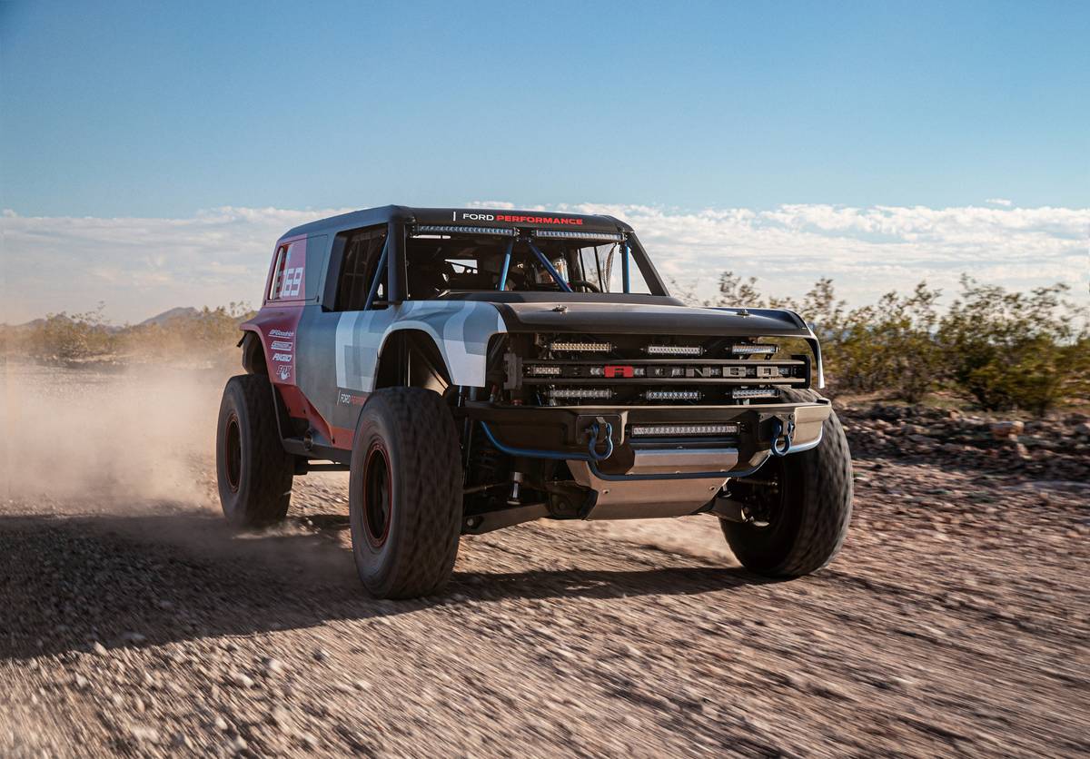 ford-bronco-r-prototype-03-angle--black--desert--dynamic--exterior--front--off-road--red--white.jpg