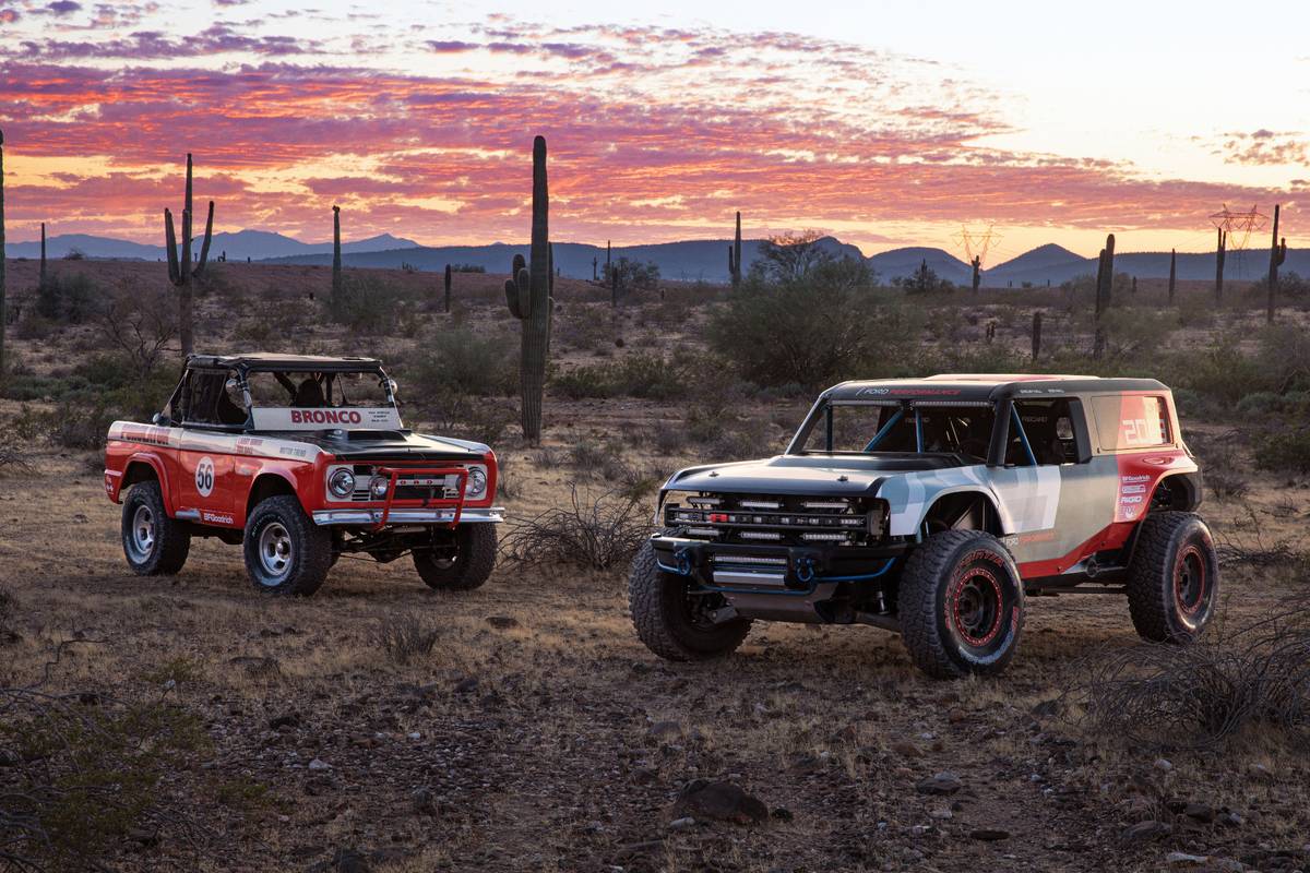 ford-bronco-r-prototype-and-baja-1000-bronco-1969--01-angle--black--desert--exterior--front--off-road--red--white.jpg