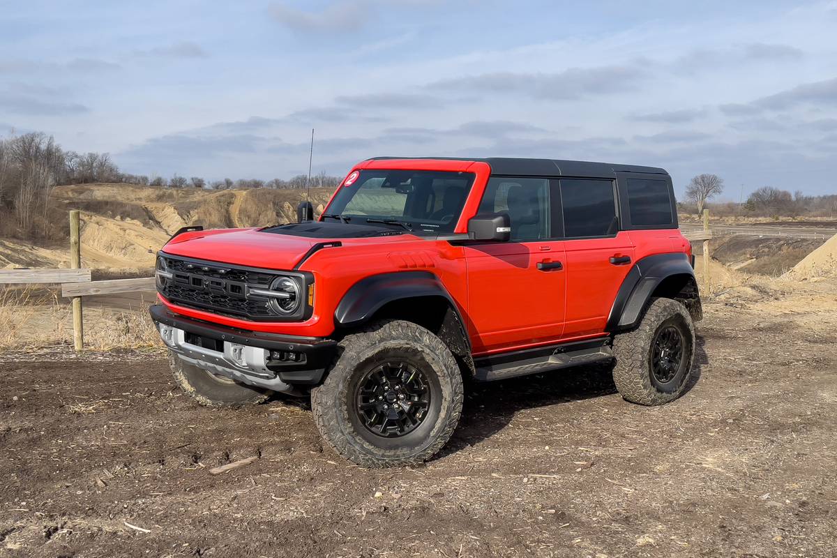 Ford F-150 Raptor R Vs. Ford Bronco Raptor: Which Bird Is Better in the ...