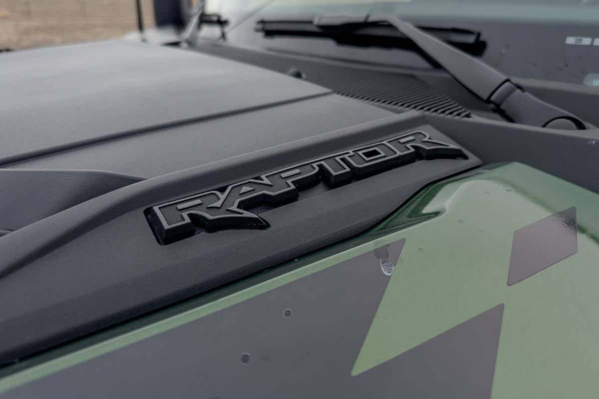 ford bronco raptor 2023 05 exterior front badge green scaled jpg