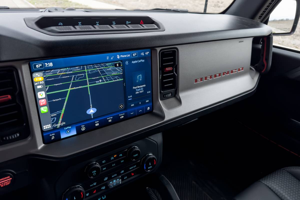 ford bronco raptor 2023 15 interior center stack display jpg