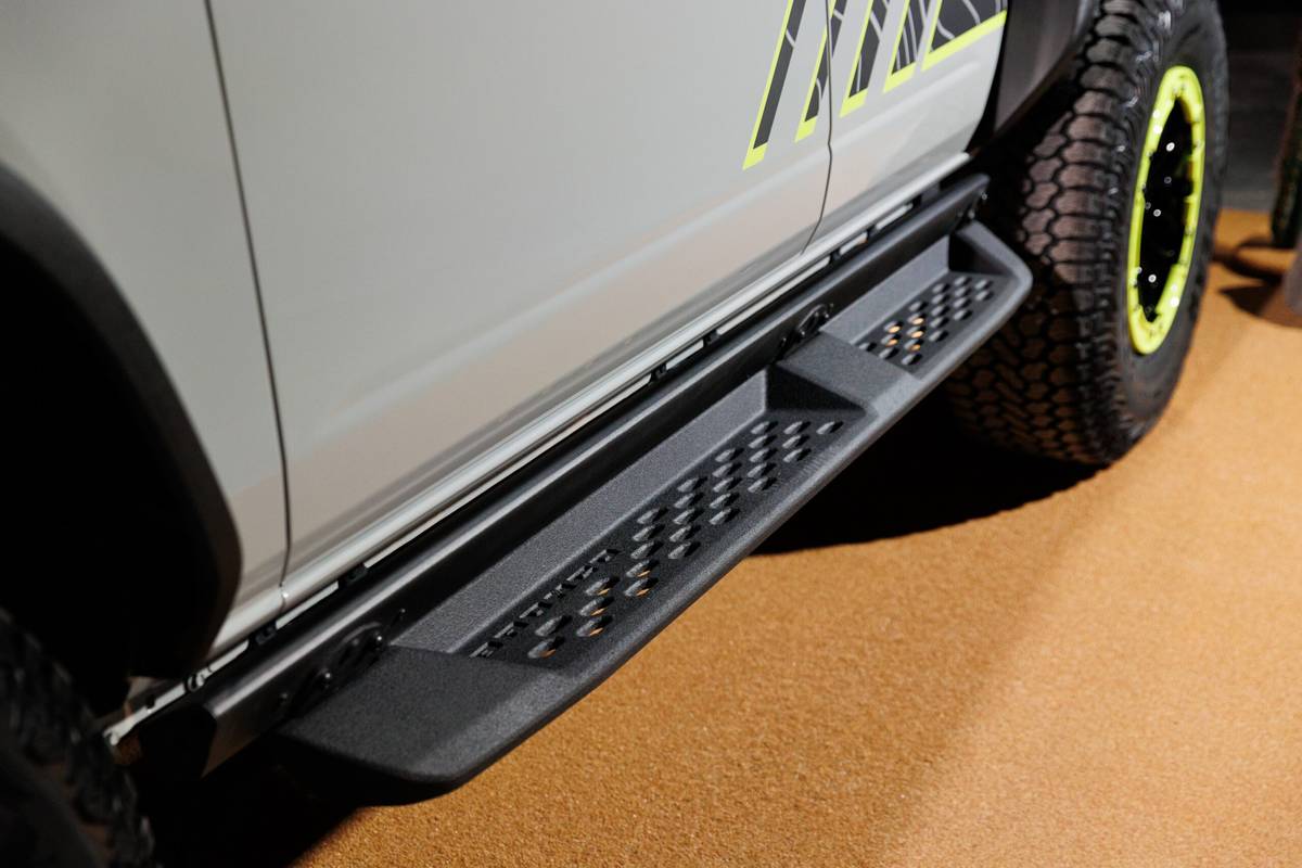 ford bronco rtr 2027 12 exterior running board scaled jpg