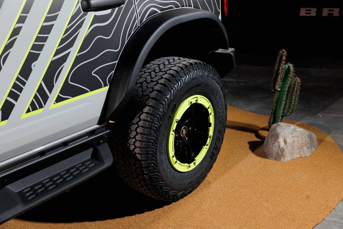 ford bronco rtr 2027 14 exterior wheel scaled jpg