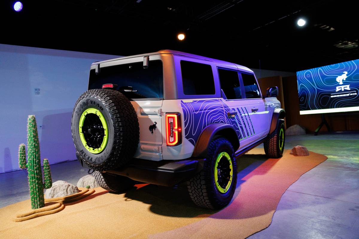 ford bronco rtr 2027 17 exterior rear angle scaled jpg