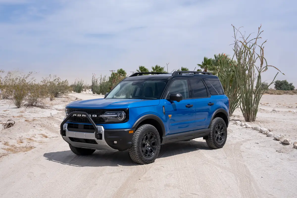 ford bronco sport 2025 05 exterior front angle jpg