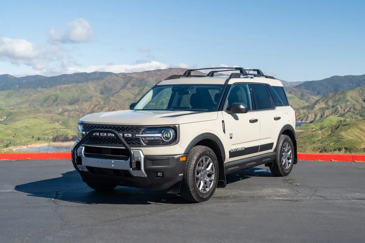 ford bronco sport big bend 4x4 2025 07 exterior front angle 1 1 scaled jpg