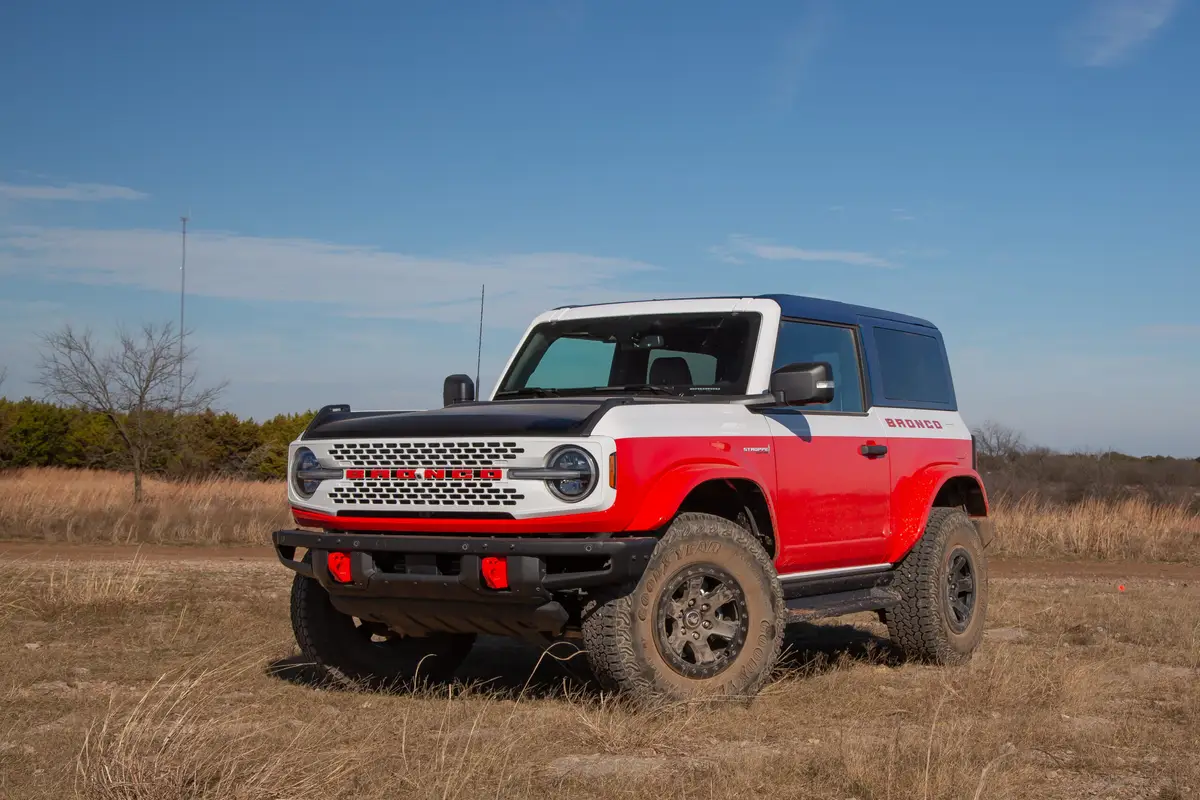 ford bronco stroppe edition 2025 03 exterior front angle scaled jpg