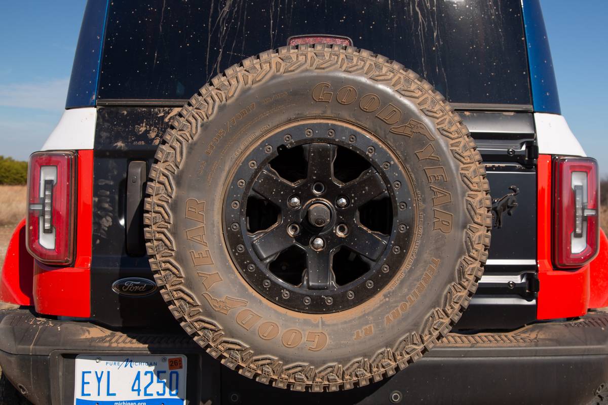 ford bronco stroppe edition 2025 21 exterior spare tire scaled jpg