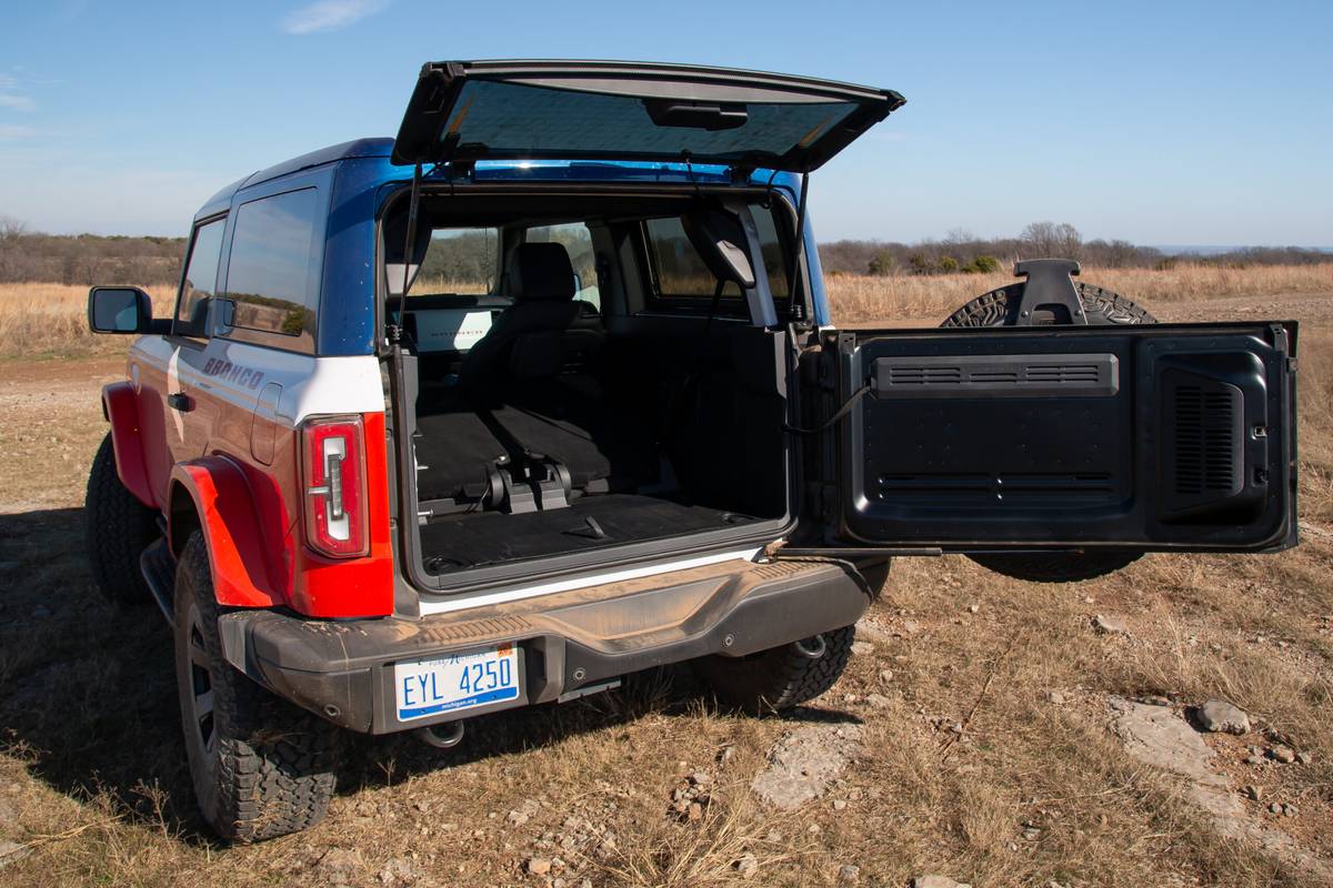 ford bronco stroppe edition 2025 25 exterior cargo scaled jpg