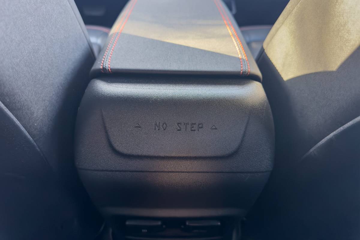 ford bronco stroppe edition 2025 50 interior backseat scaled jpg