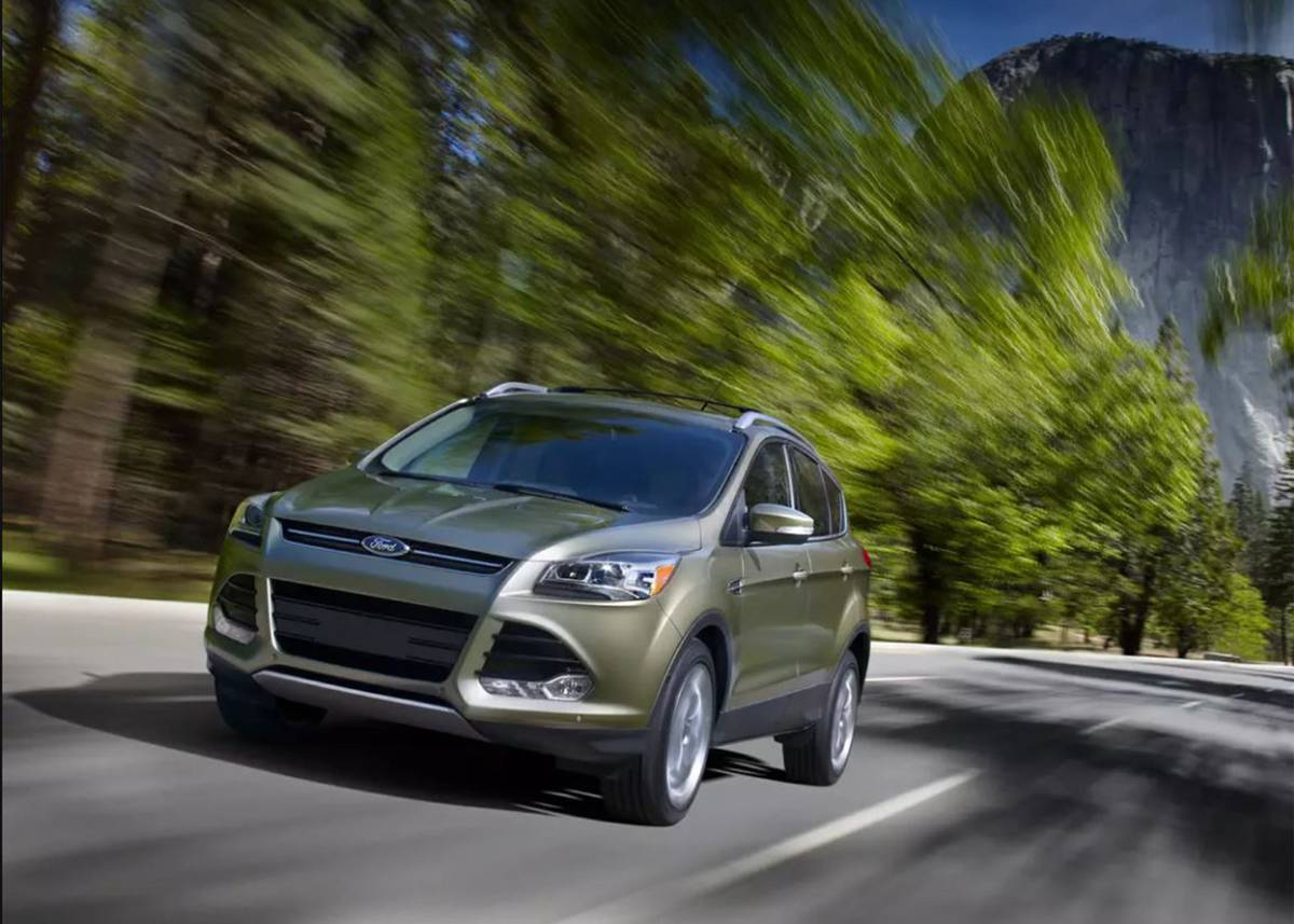 ford-escape-2015-exterior-angle-OEM