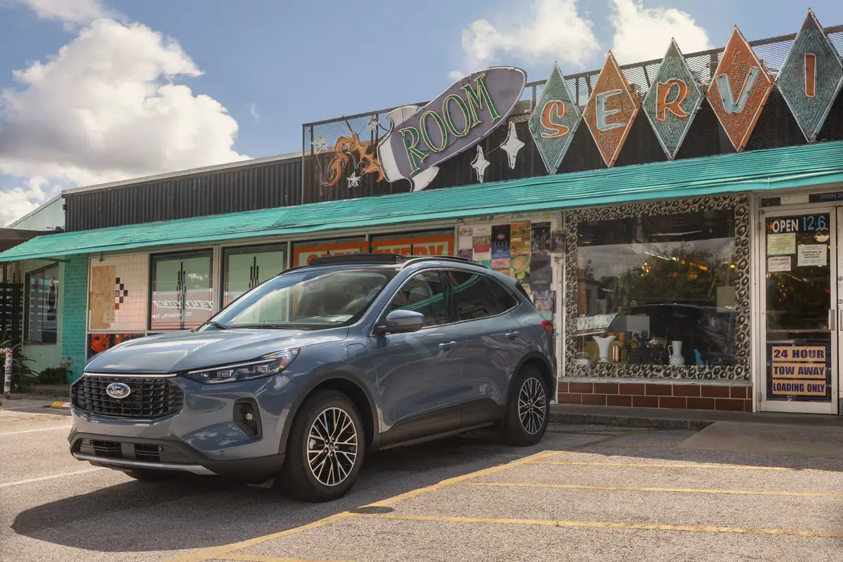 ford escape platinum 2025 exterior oem 01 jpg