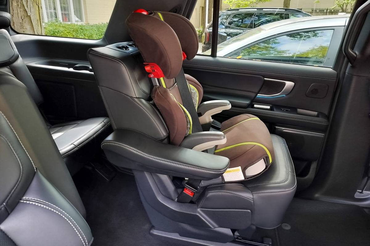 ford expedition 2025 01 interior car seat scaled jpg