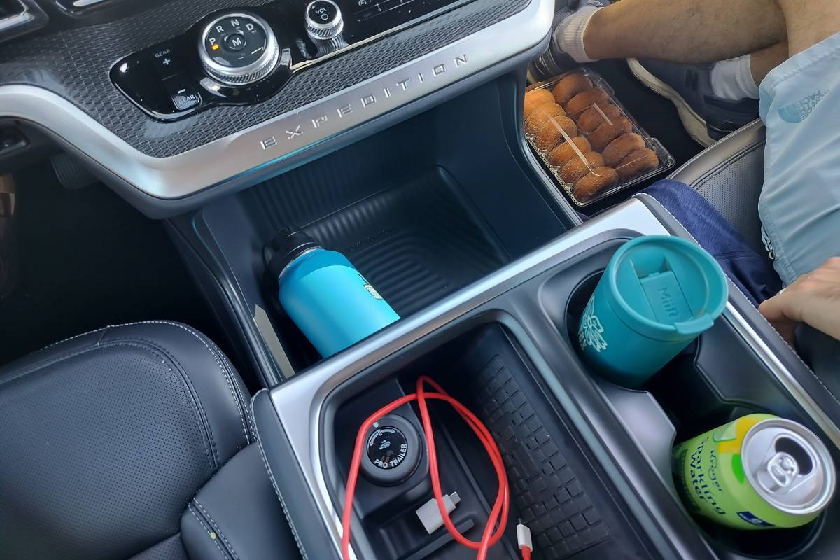 ford expedition 2025 02 interior center console scaled jpg