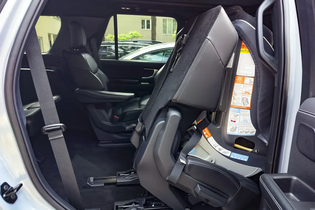 ford expedition 2025 03 interior car seat scaled jpg