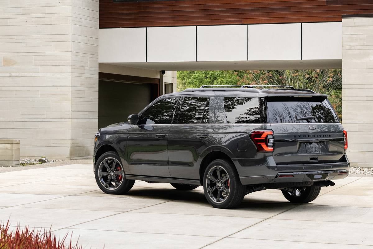 ford expedition stealth edition performance 2022 03 exterior grey rear angle suv scaled jpg