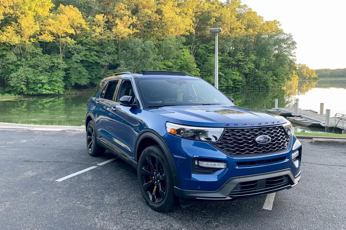 ford explorer 2020 02 angle  blue  exterior  front jpg