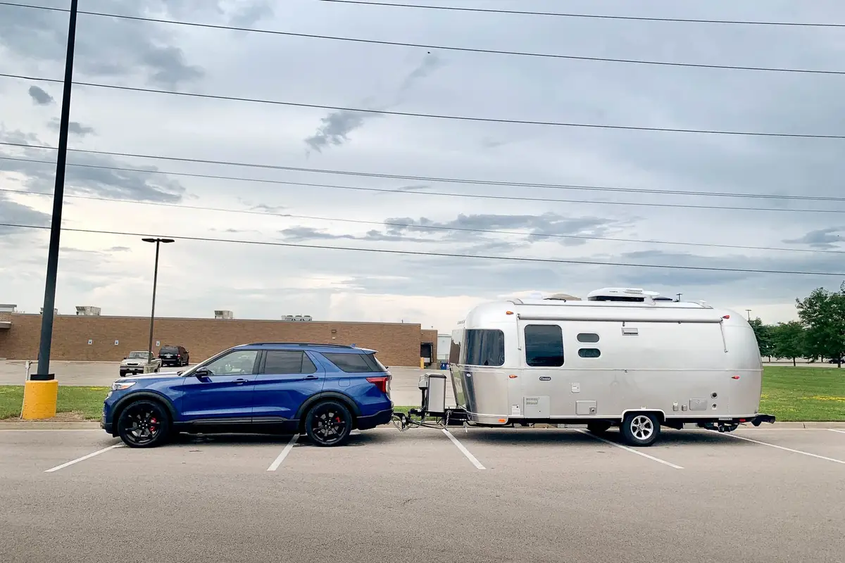 How Well Does The Ford Explorer Tow A Camper Trailer News Cars Com