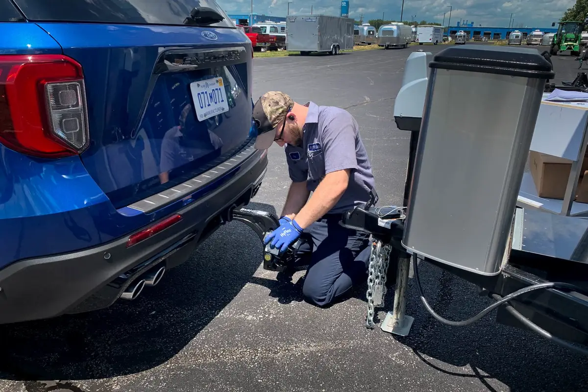 ford explorer 2020 09 blue  detail  exterior  hitch  towing jpg