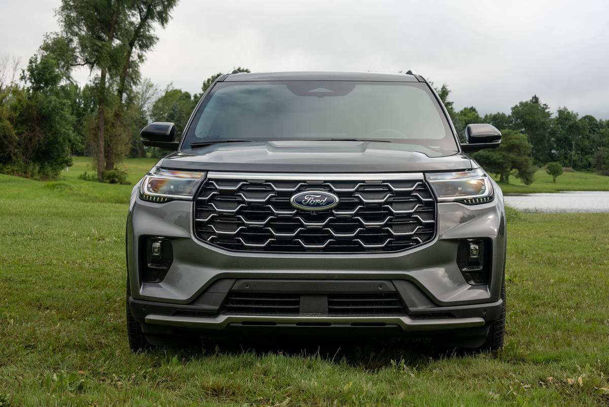 2025 Ford Explorer Specs, Prices, MPG, Reviews & Photos