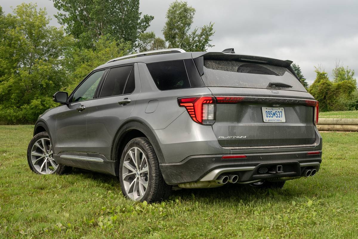 ford explorer 2025 06 exterior rear angle scaled jpg
