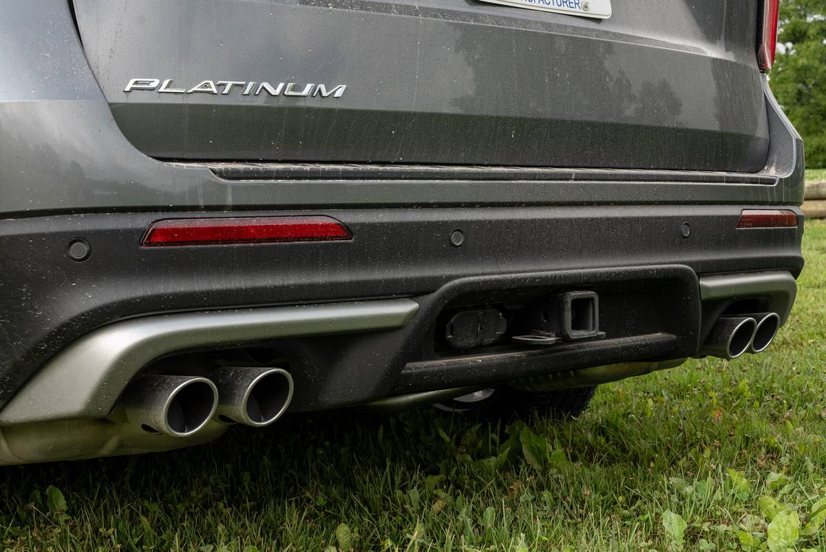 ford explorer 2025 12 exterior taiilpipe scaled jpg