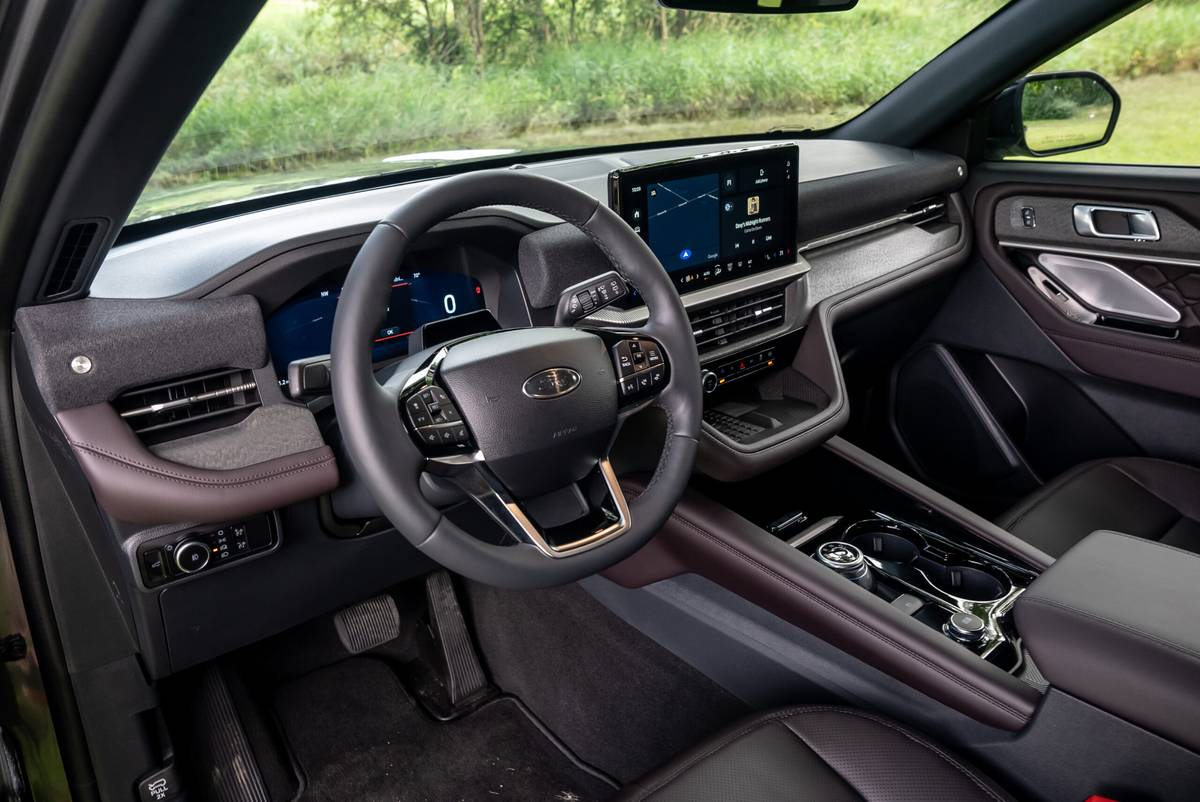 ford explorer 2025 17 interior front row scaled jpg