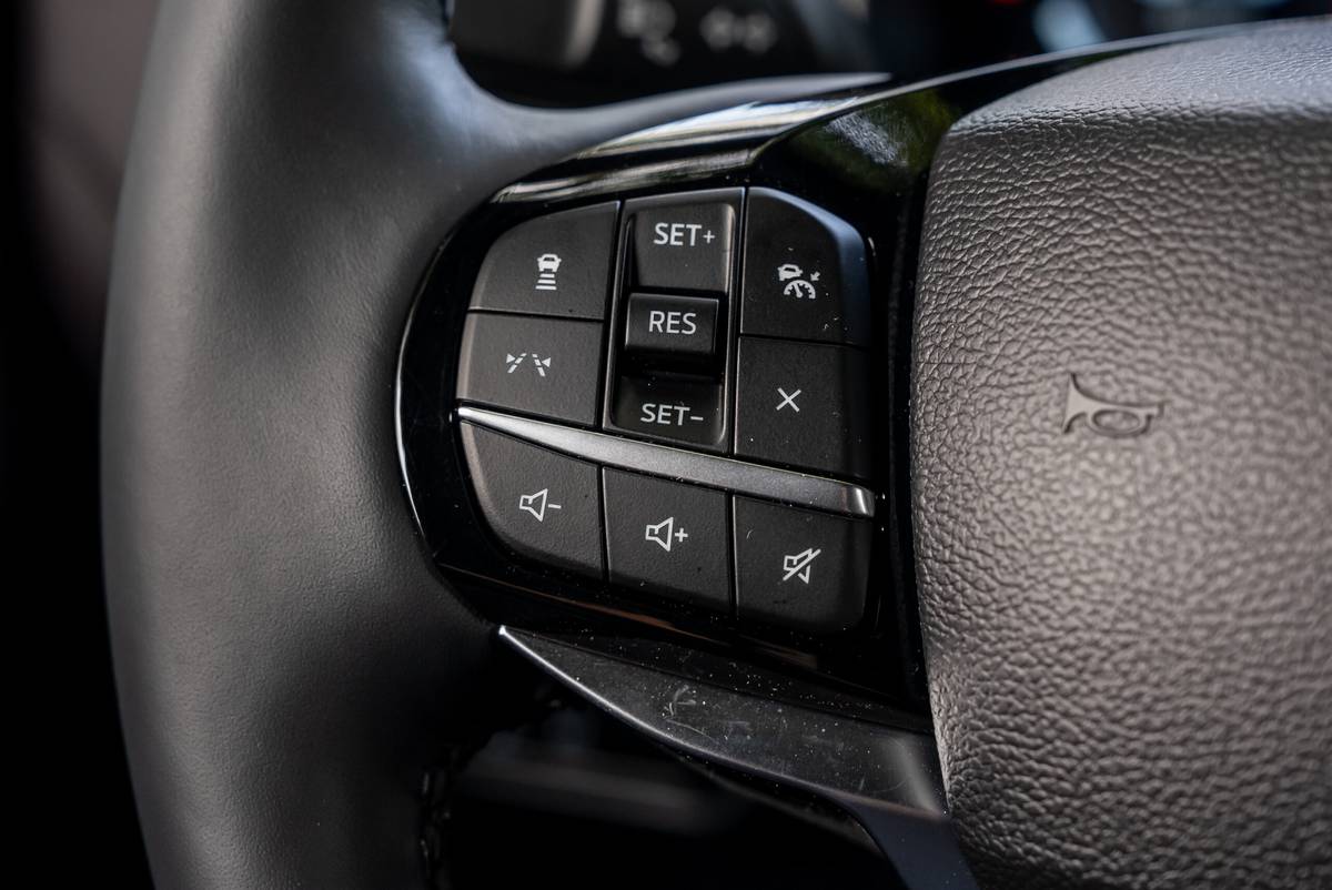 ford explorer 2025 23 interior steering wheel controls scaled jpg