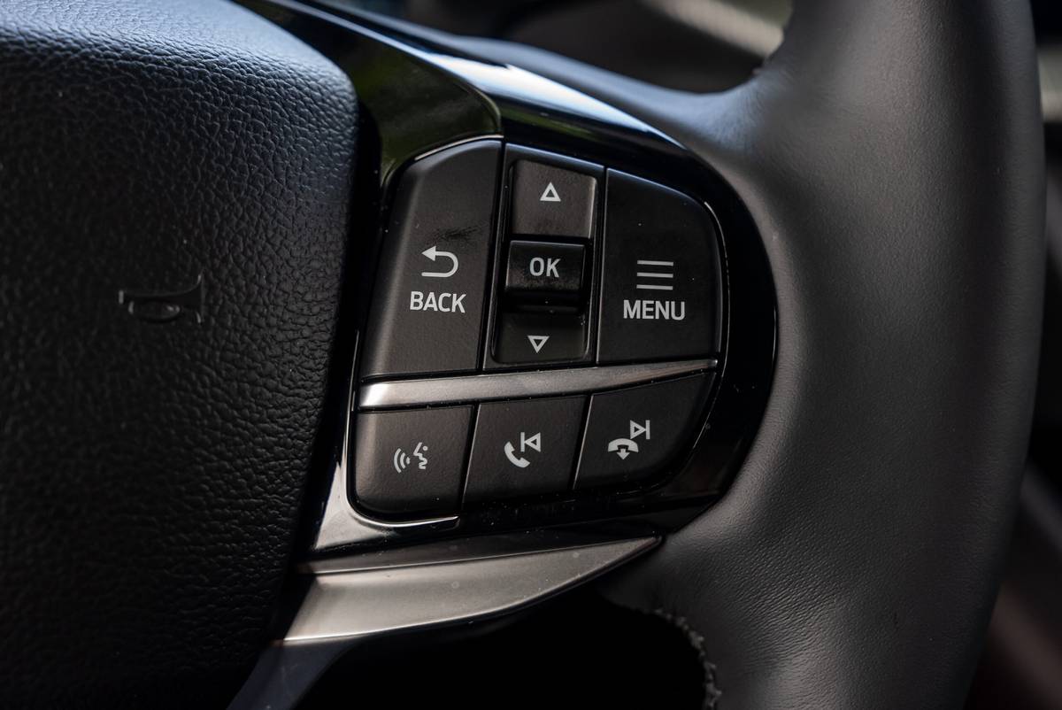 ford explorer 2025 25 interior steering wheel controls scaled jpg