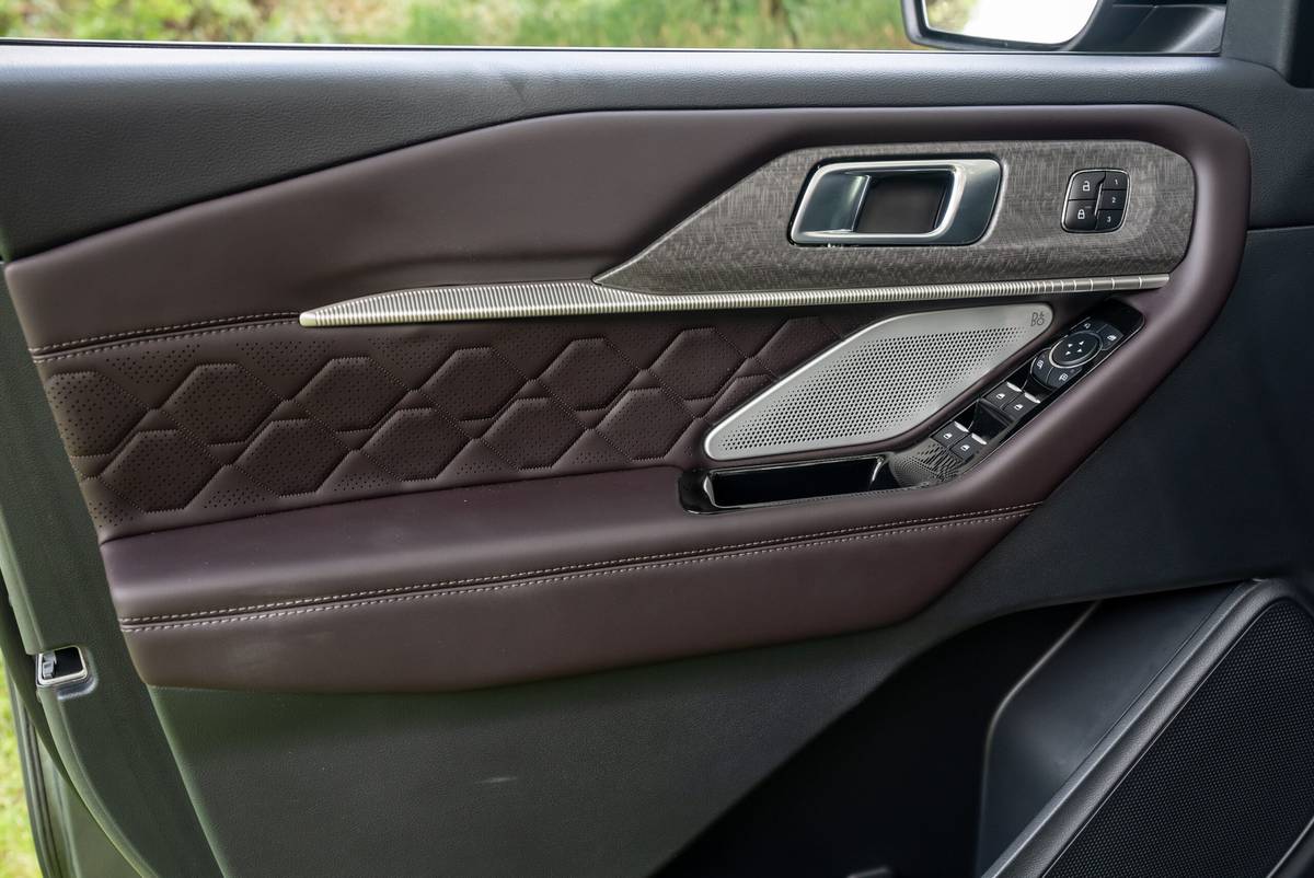 ford explorer 2025 44 interior door scaled jpg