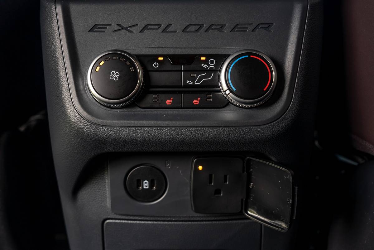 ford explorer 2025 50 interior second row climate control scaled jpg