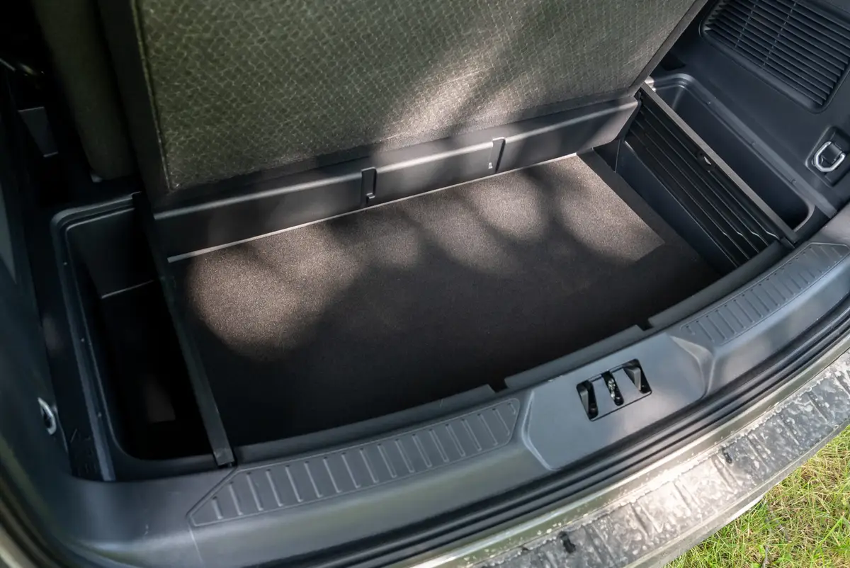 ford explorer 2025 57 interior cargo scaled jpg