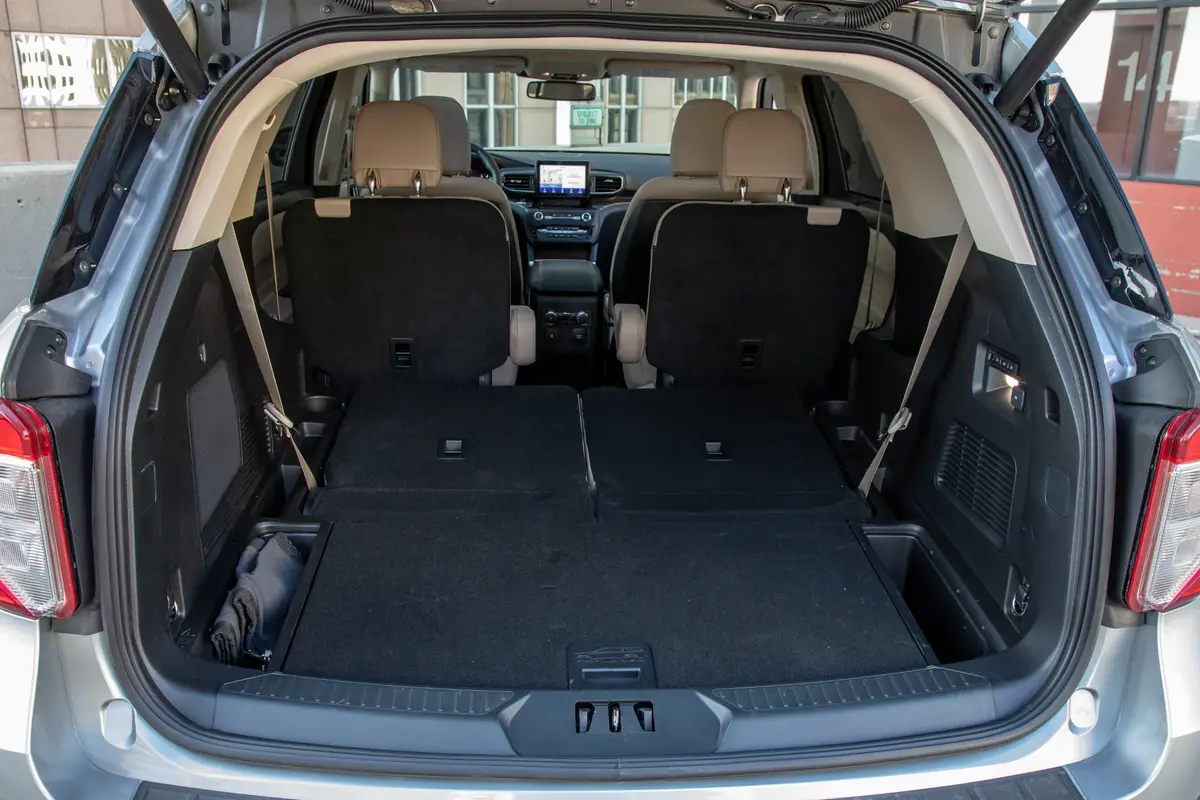 2020 ford edge interior trunk