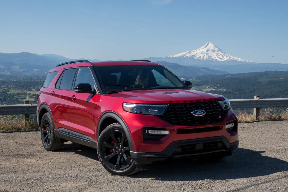 Ford Explorer St First Drive Now That S More Like It News Cars Com