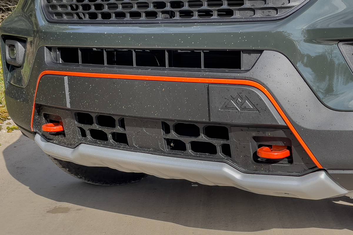 ford explorer timberline 2021 05 badge black bumper detail exterior suv scaled jpg